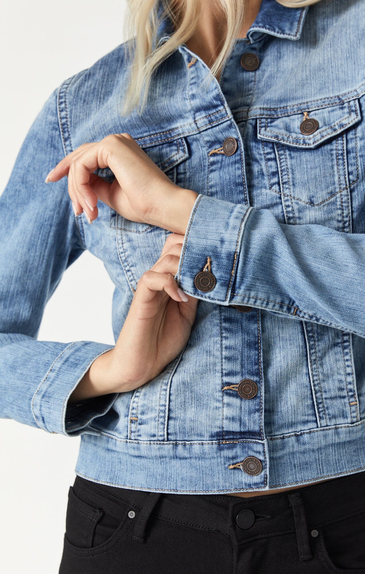 SAMANTHA BLEACH RANDOM NOLITA