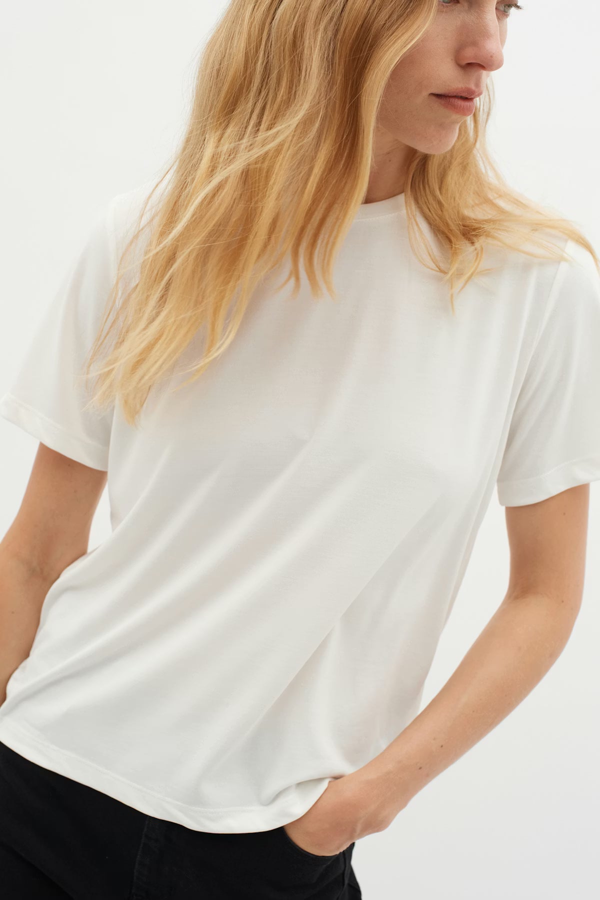 LILIANA BASE TEE