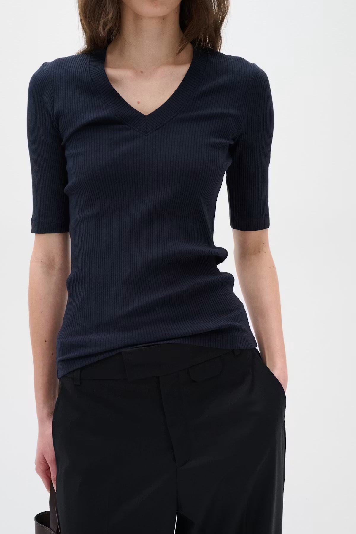 DAGNA V T-SHIRT