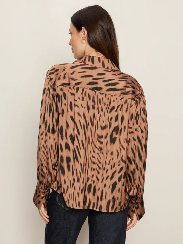 REBEL BUTTON FRONT TOP