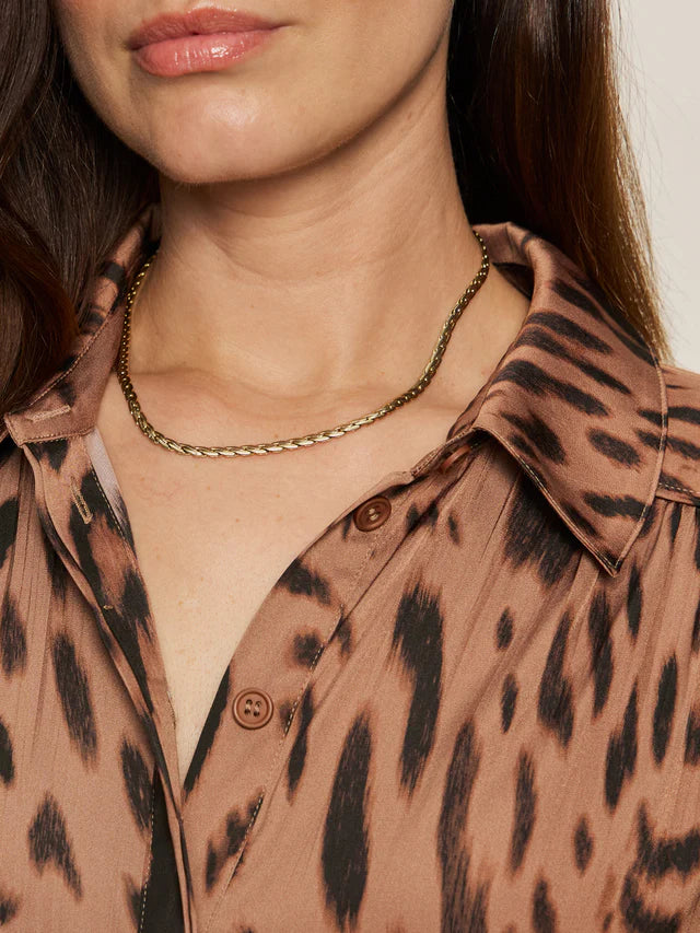 REBEL BUTTON FRONT TOP