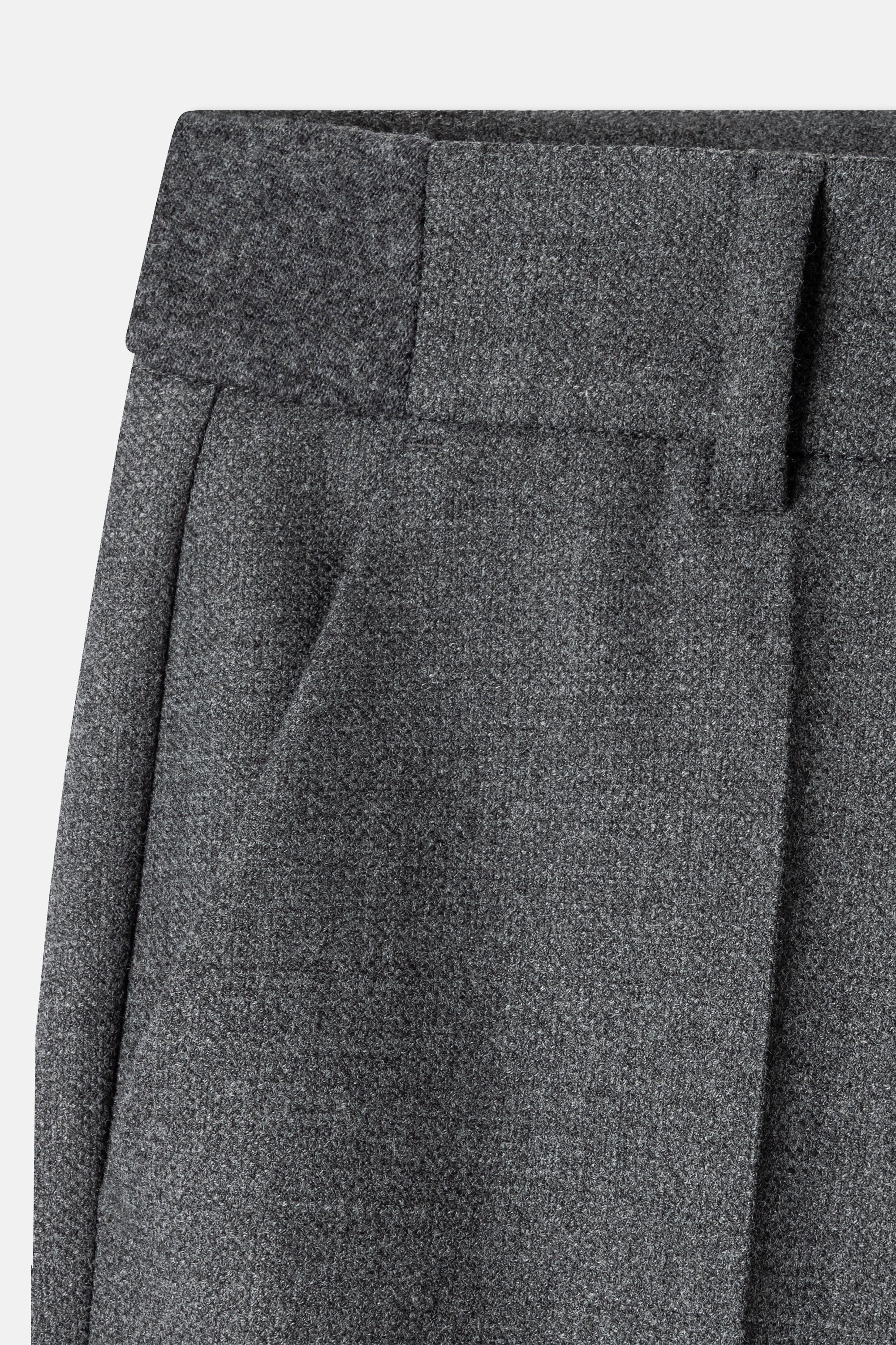 Close-up detail of Cambio Amelie trousers waistband and pleat in asphalt grey wool blend