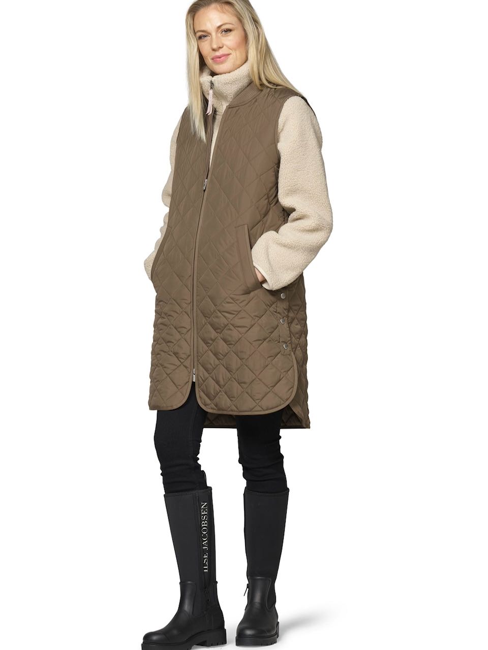 Ilse Jacobsen mud quilted longline vest with diamond stitching and front pockets