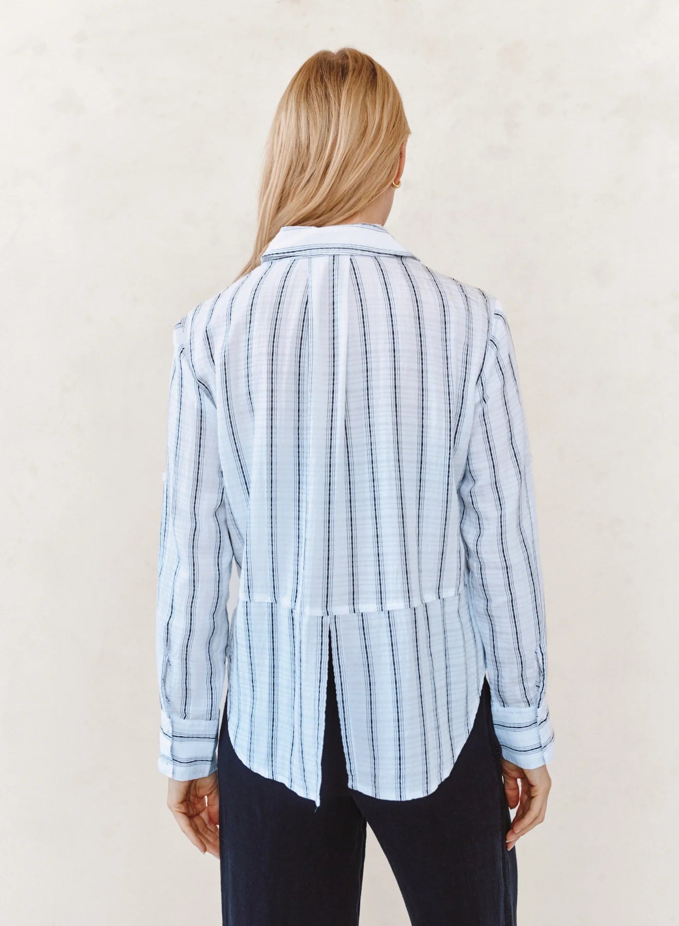 CLEAN SPLIT BACK BUTTON DOWN SHIRT