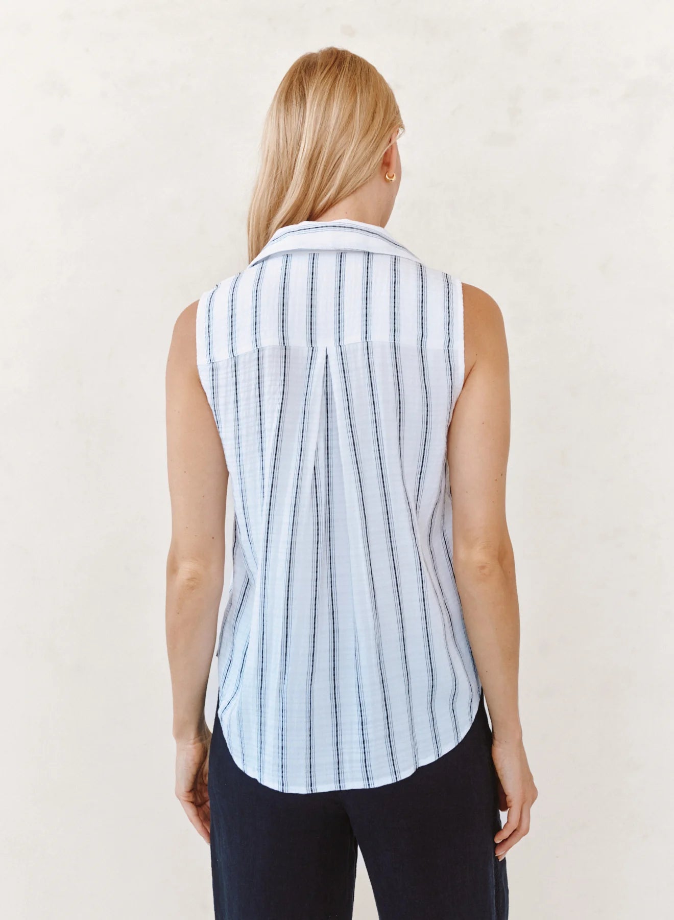 SLEEVELESS PULLOVER