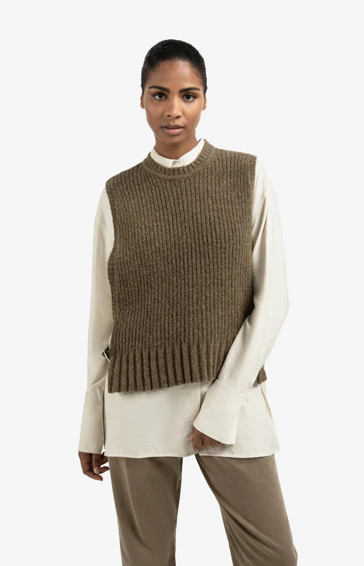 RIB STITCH SPENCER WITH DETAIL