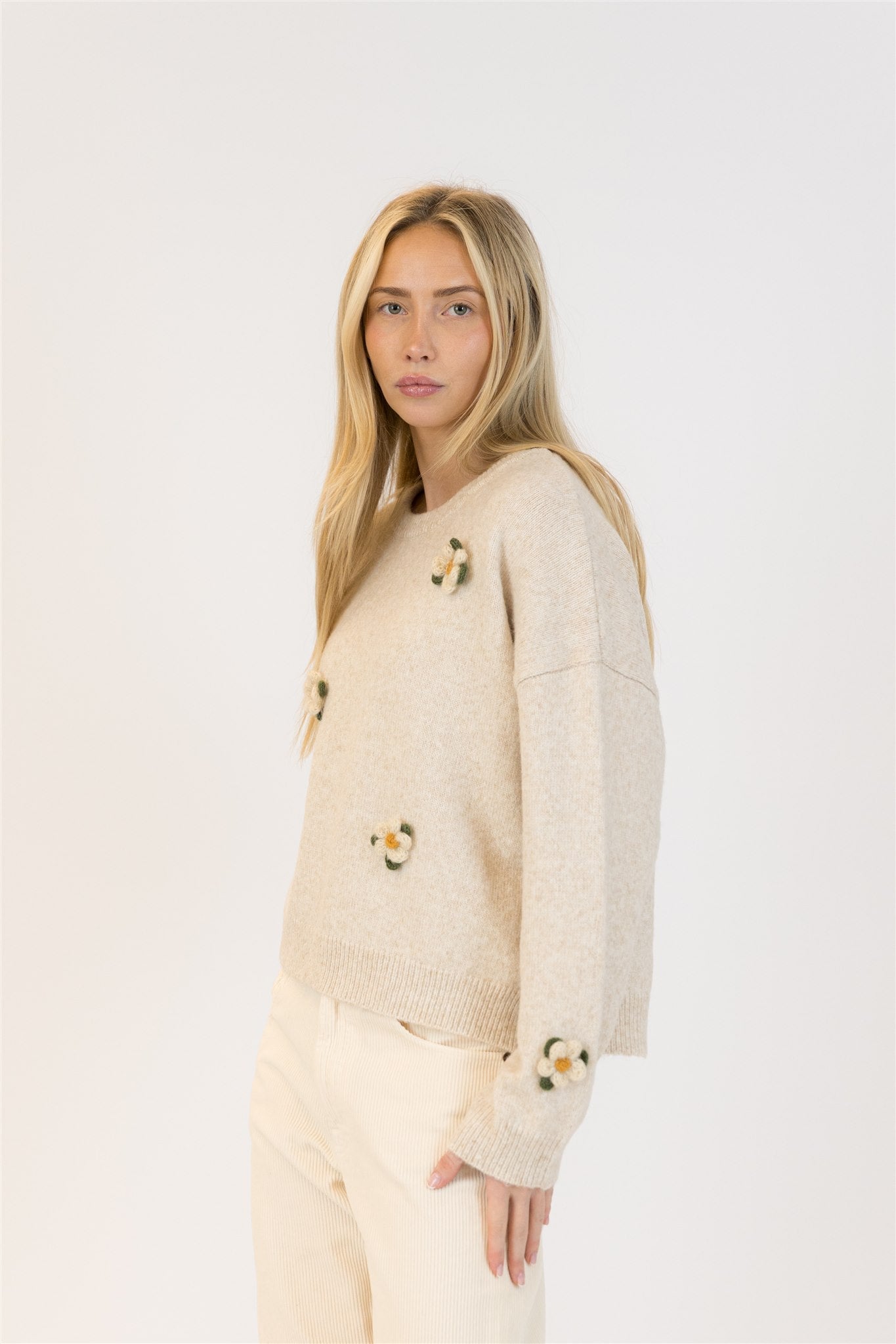 HOLLY FLOWER CREWNECK PULLOVER
