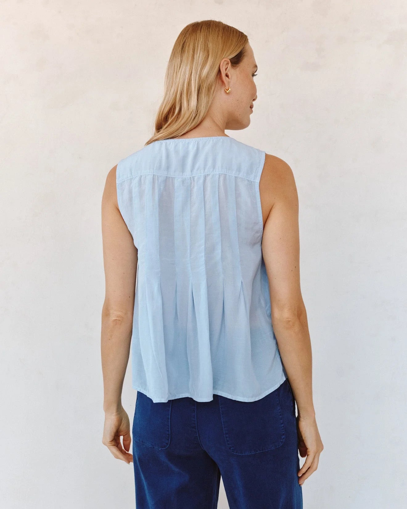 SLEEVELESS PINTUCK PULLOVER