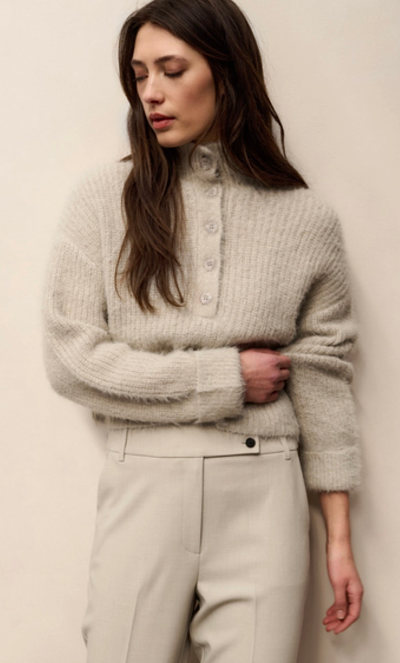 FURRY SWEATER W/ COLLAR