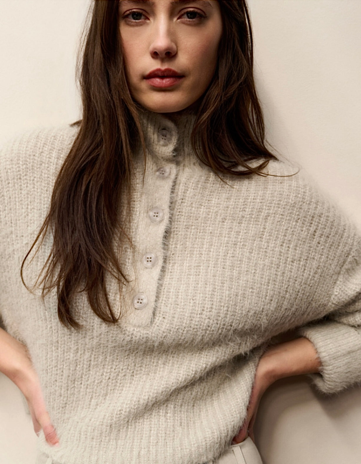 FURRY SWEATER W/ COLLAR