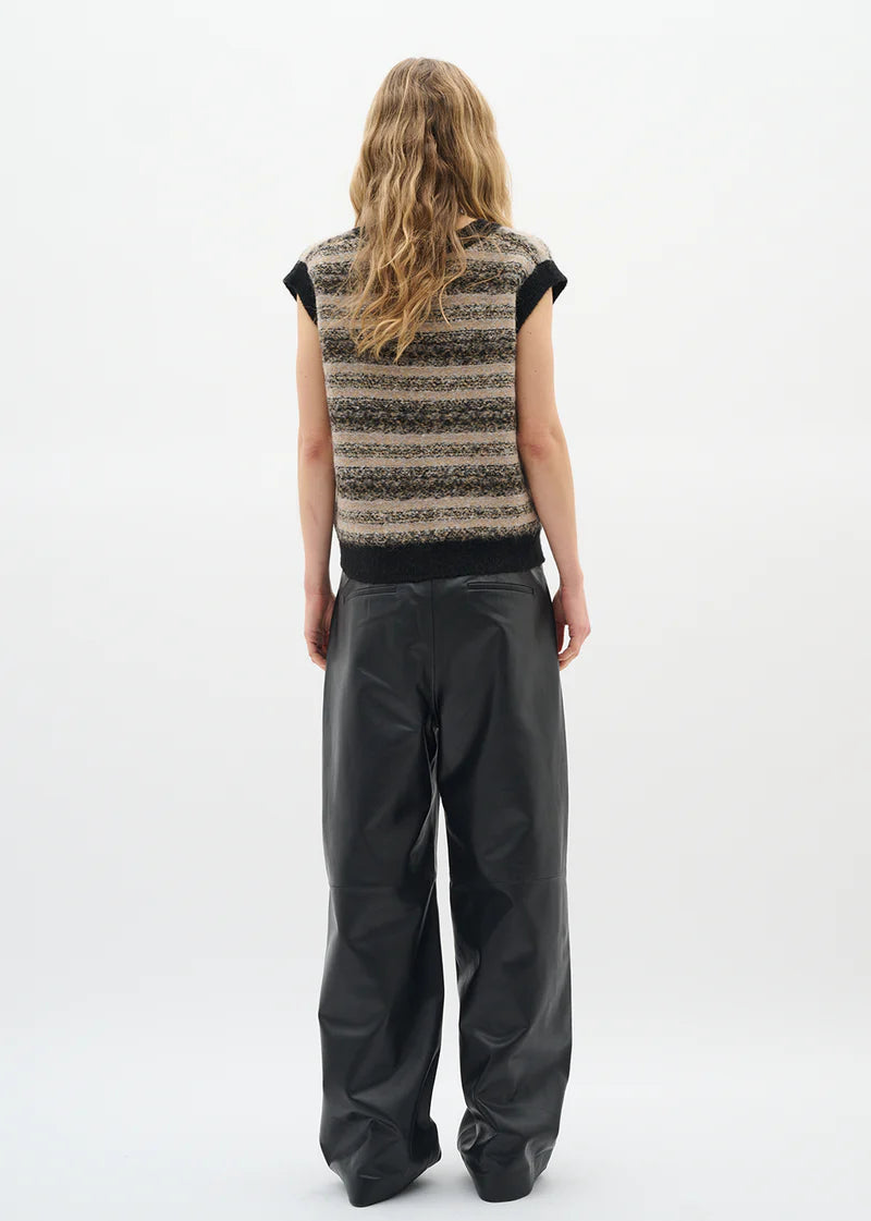 GILLIA VEST