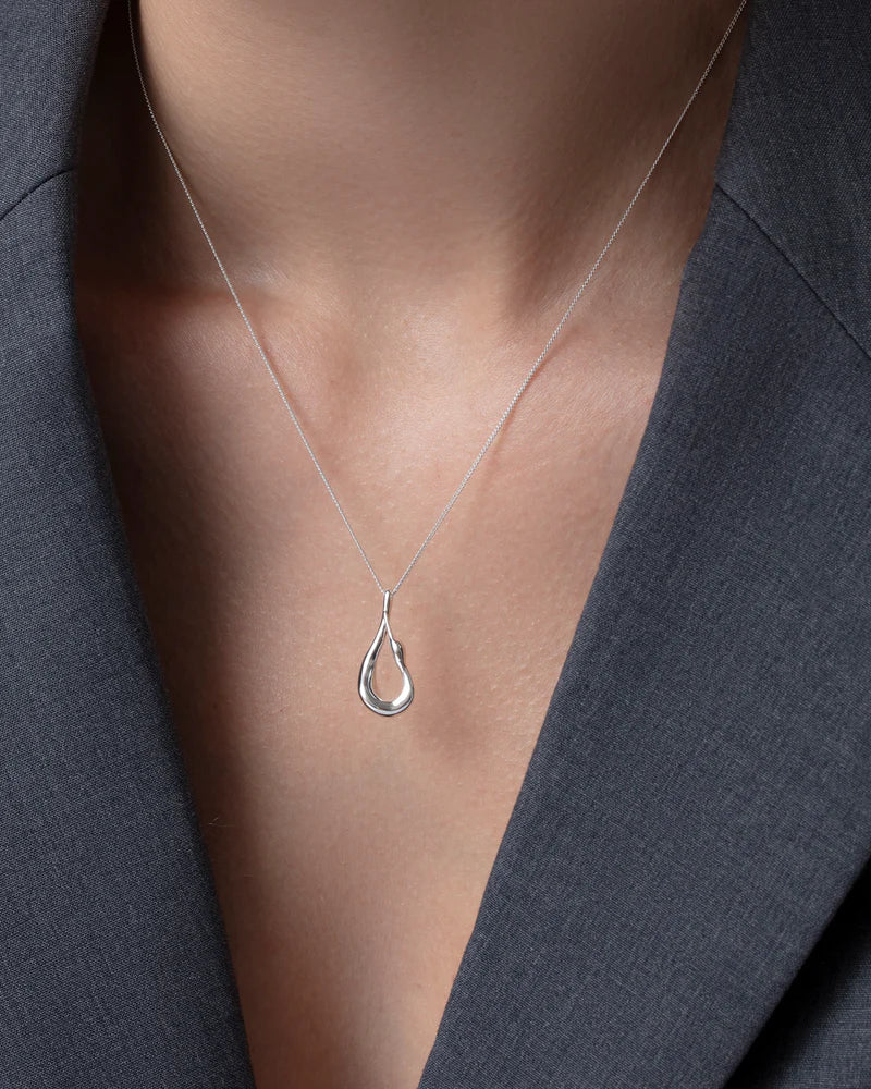 MINI EGRET PENDANT NECKLACE