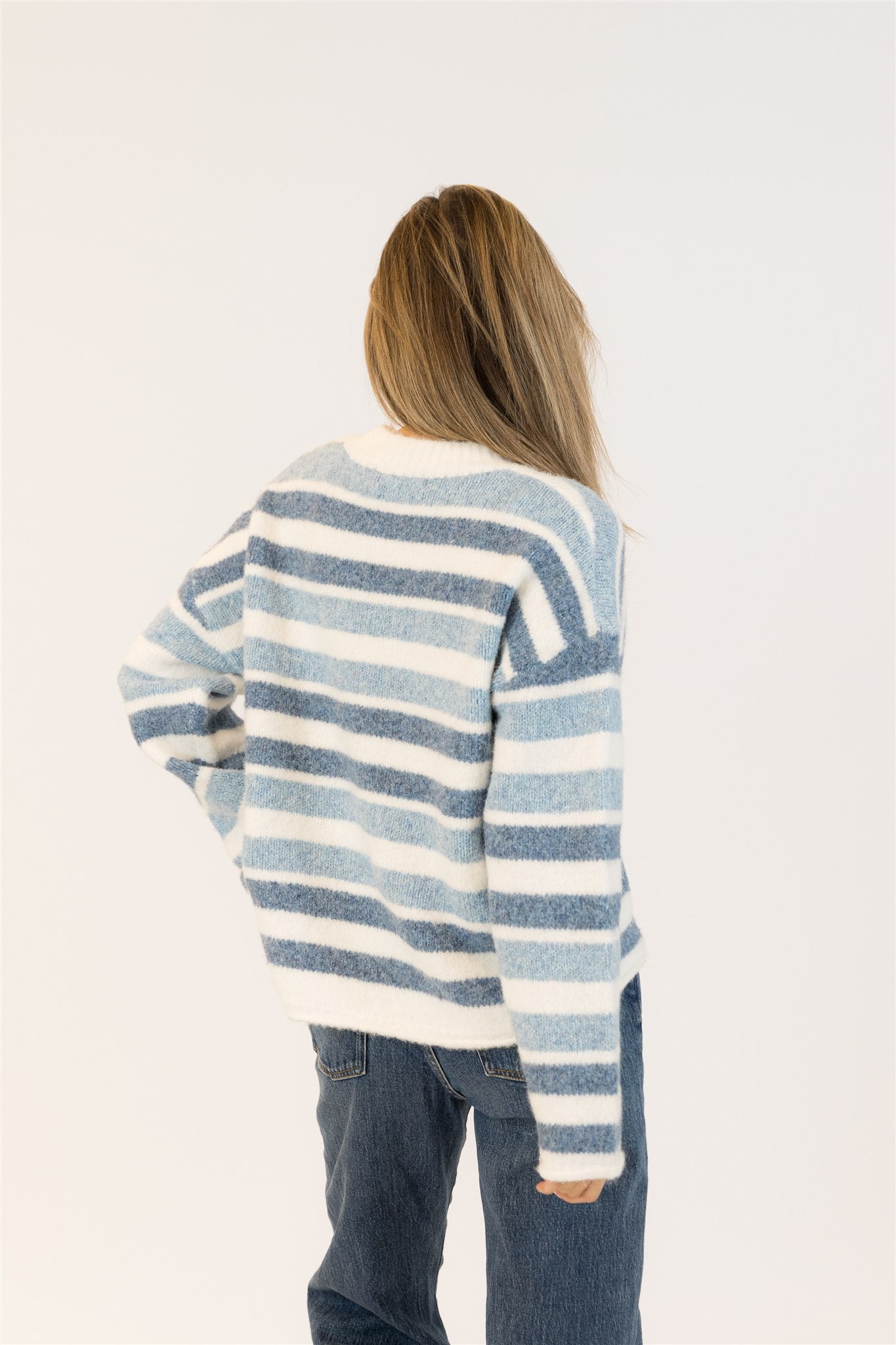 LUCKY CREWNECK PULLOVER