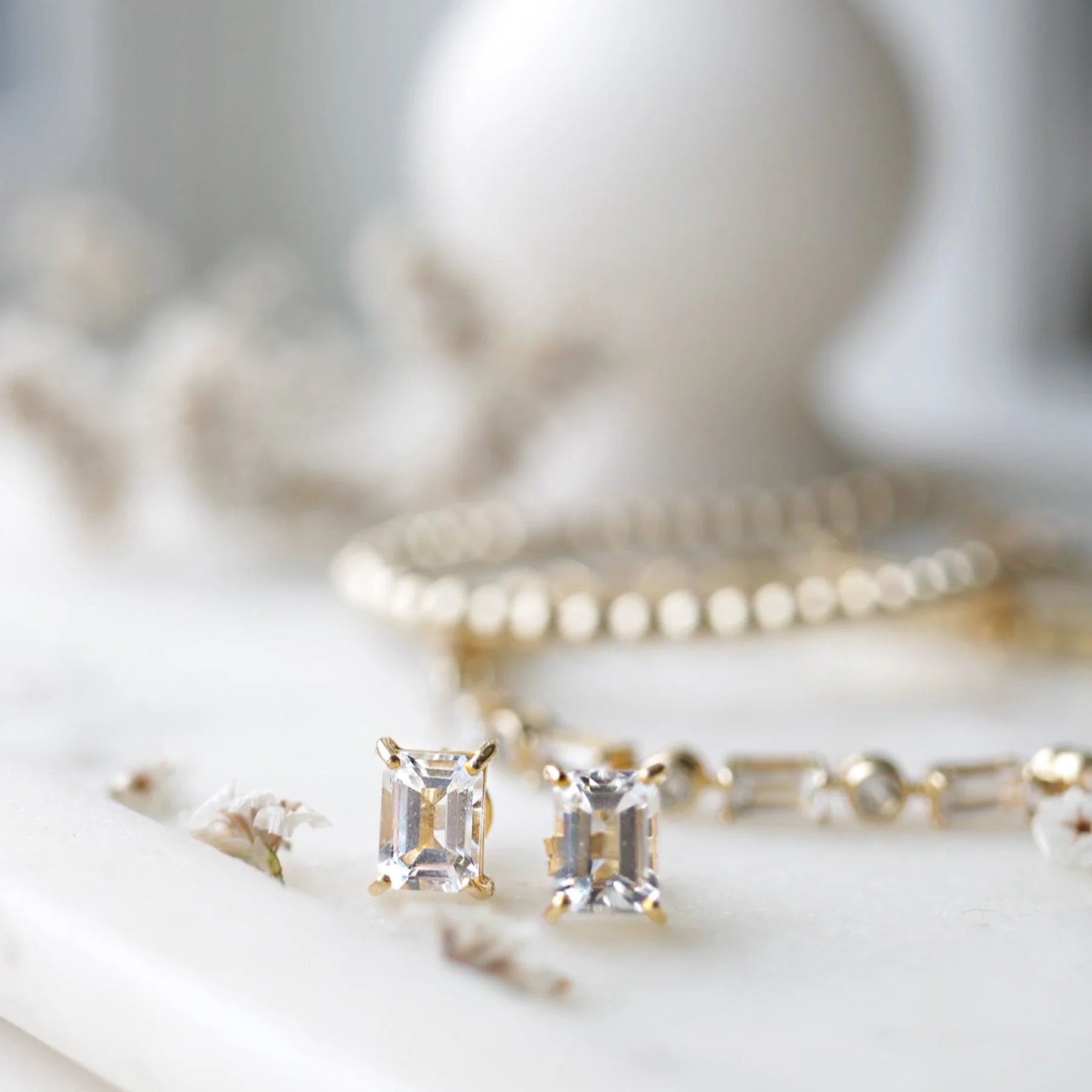 BAGUETTE SOLO MINI EARRINGS