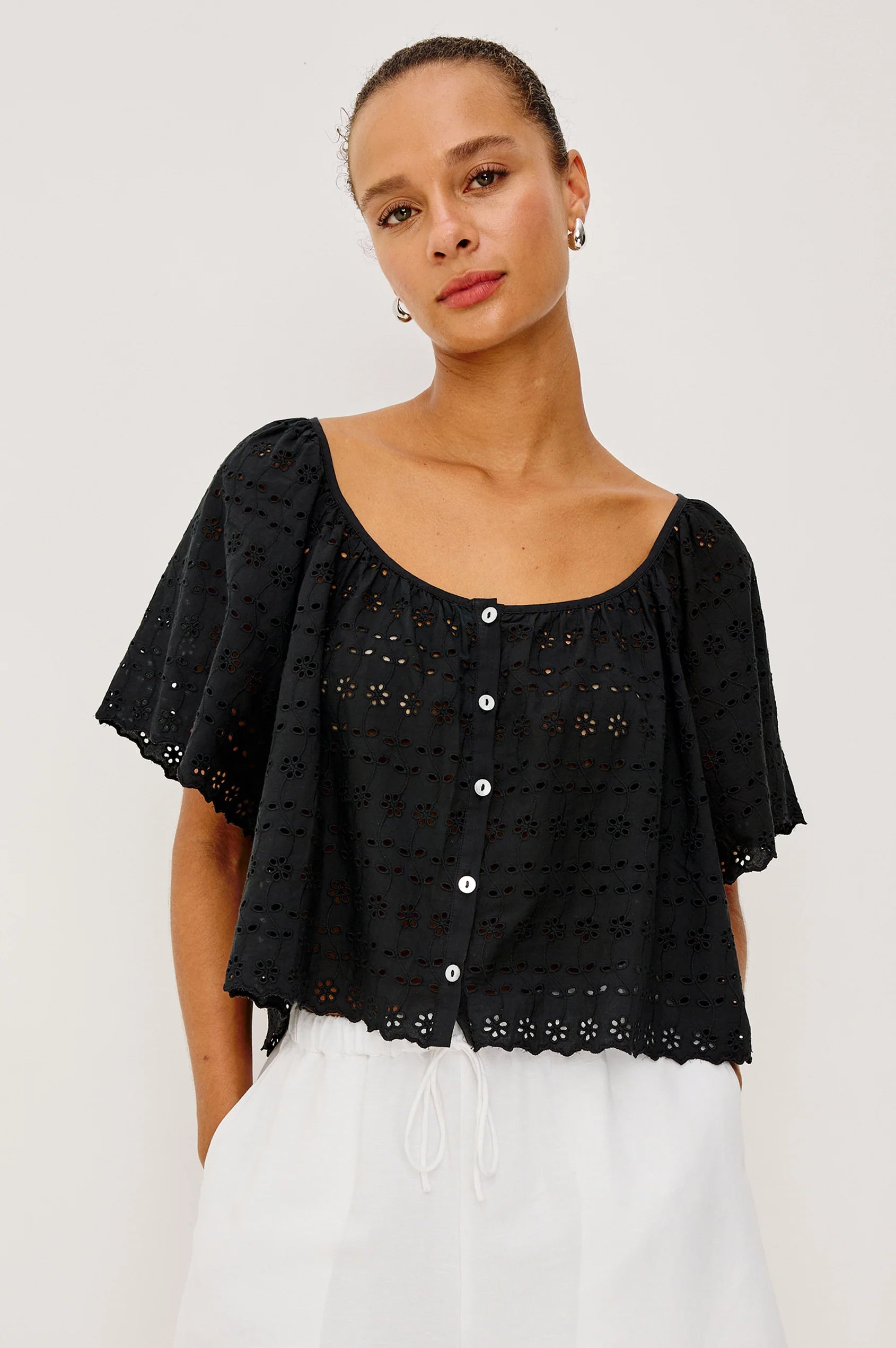 MILLER TOP BLACK EYELET