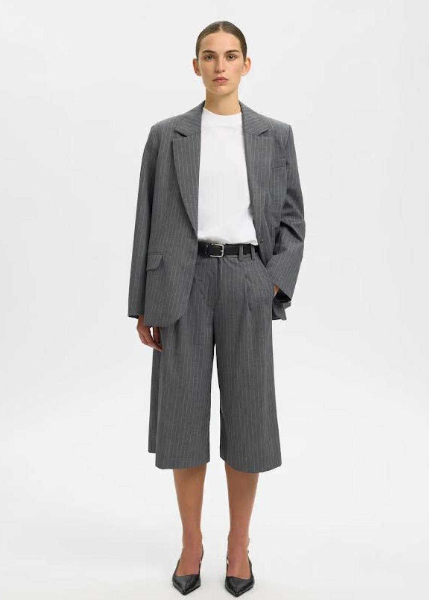 TONIA HW LONG SHORTS