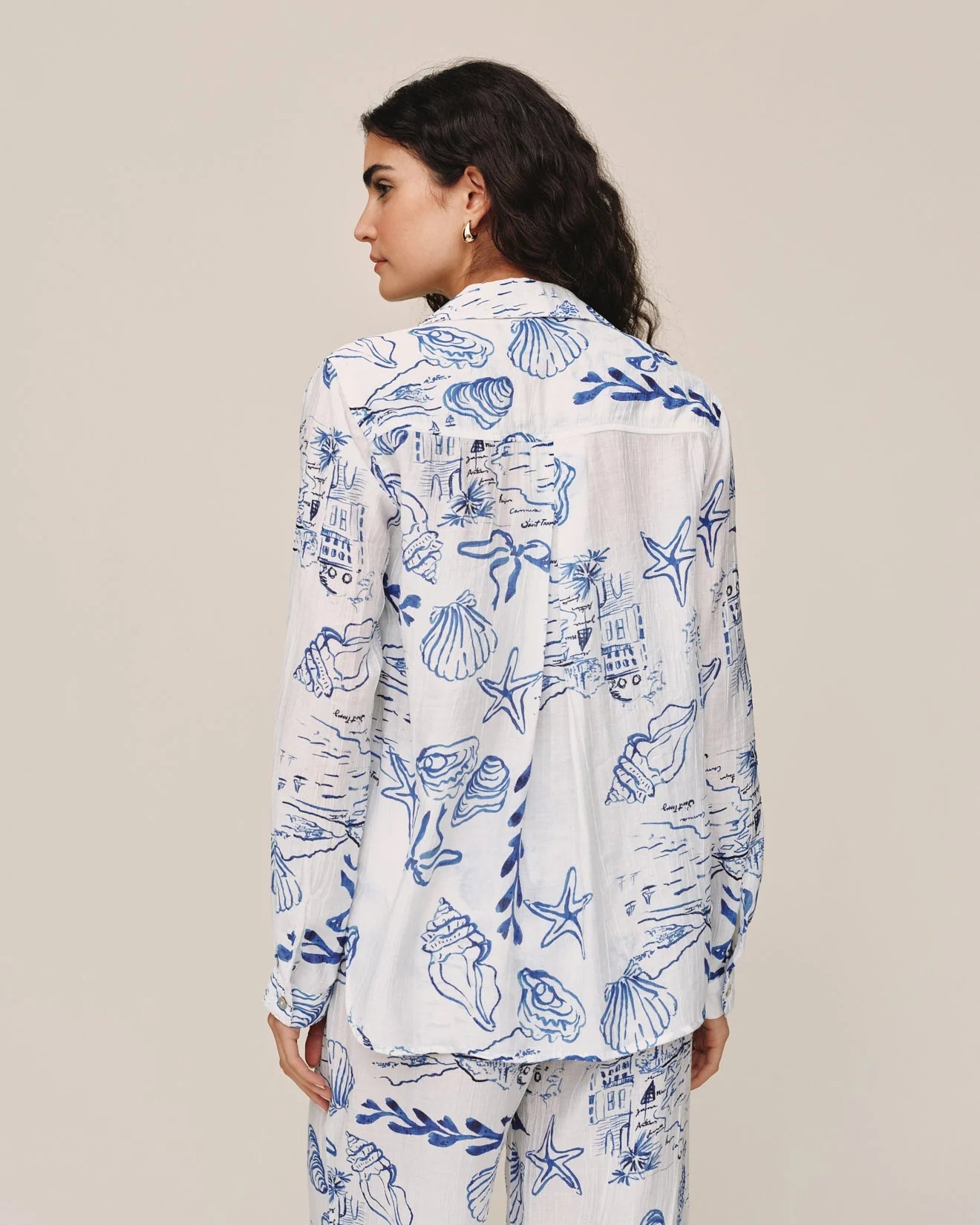 CLASSIC BUTTON DOWN