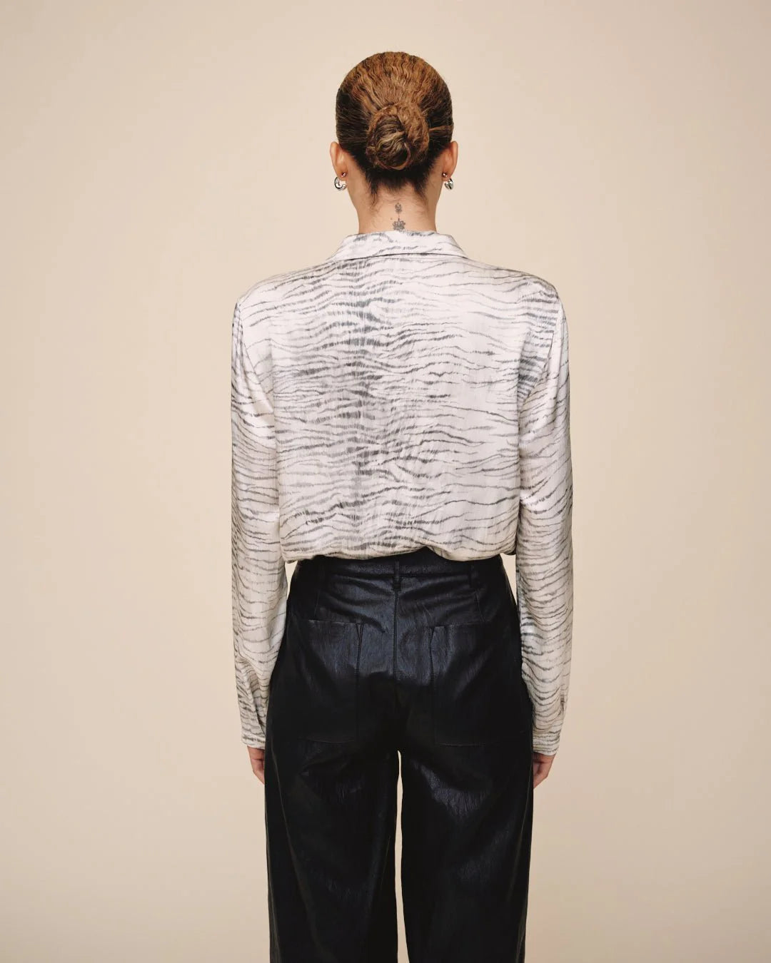 CLEAN HIDDEN PLACKET SHIRT