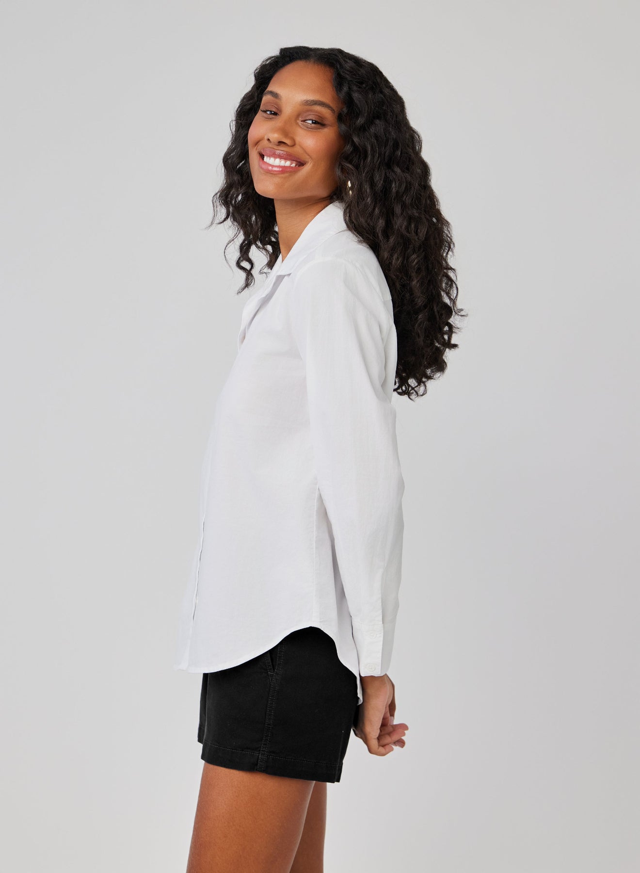 CLEAN WIDE COLLAR SHIRT