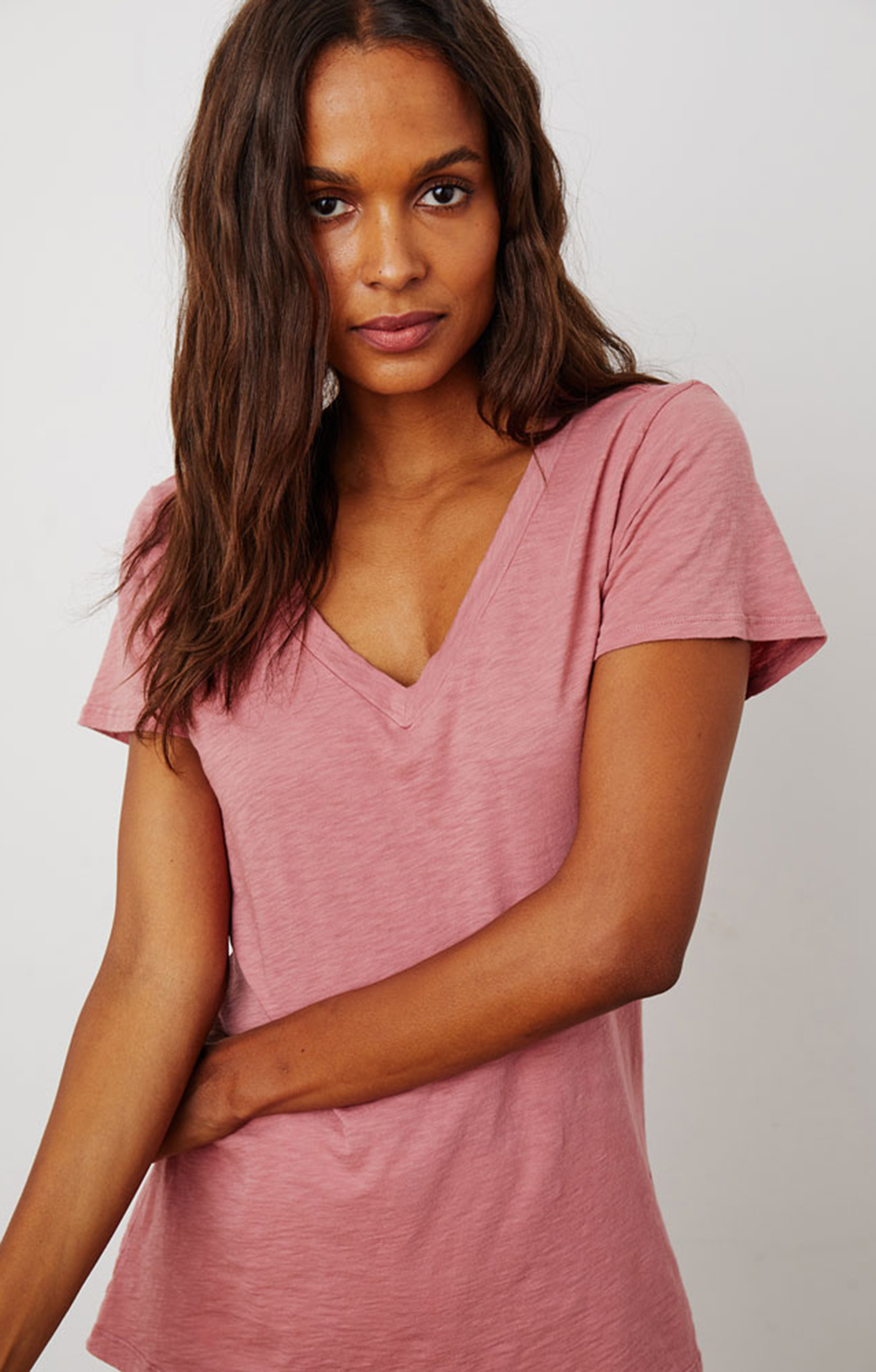 LILITH V NECK TEE