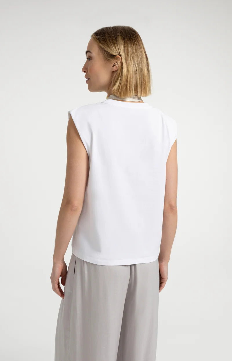 DOUBLE LAYER SLEEVELESS TOP W SCARF