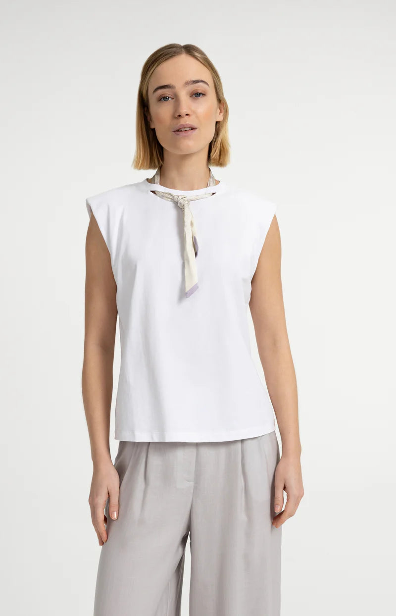 DOUBLE LAYER SLEEVELESS TOP W SCARF