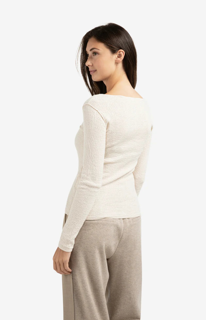 LIGHT STRUCTURED KNITTED TOP