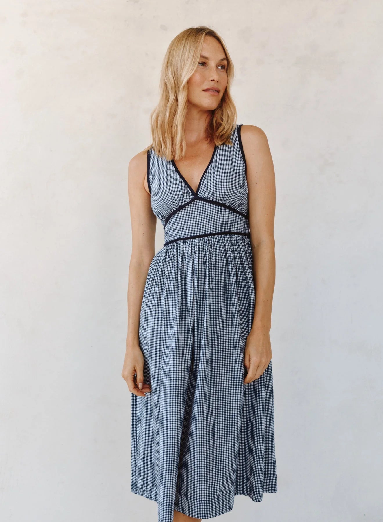 FIT & FLARE VNECK MIDI DRESS