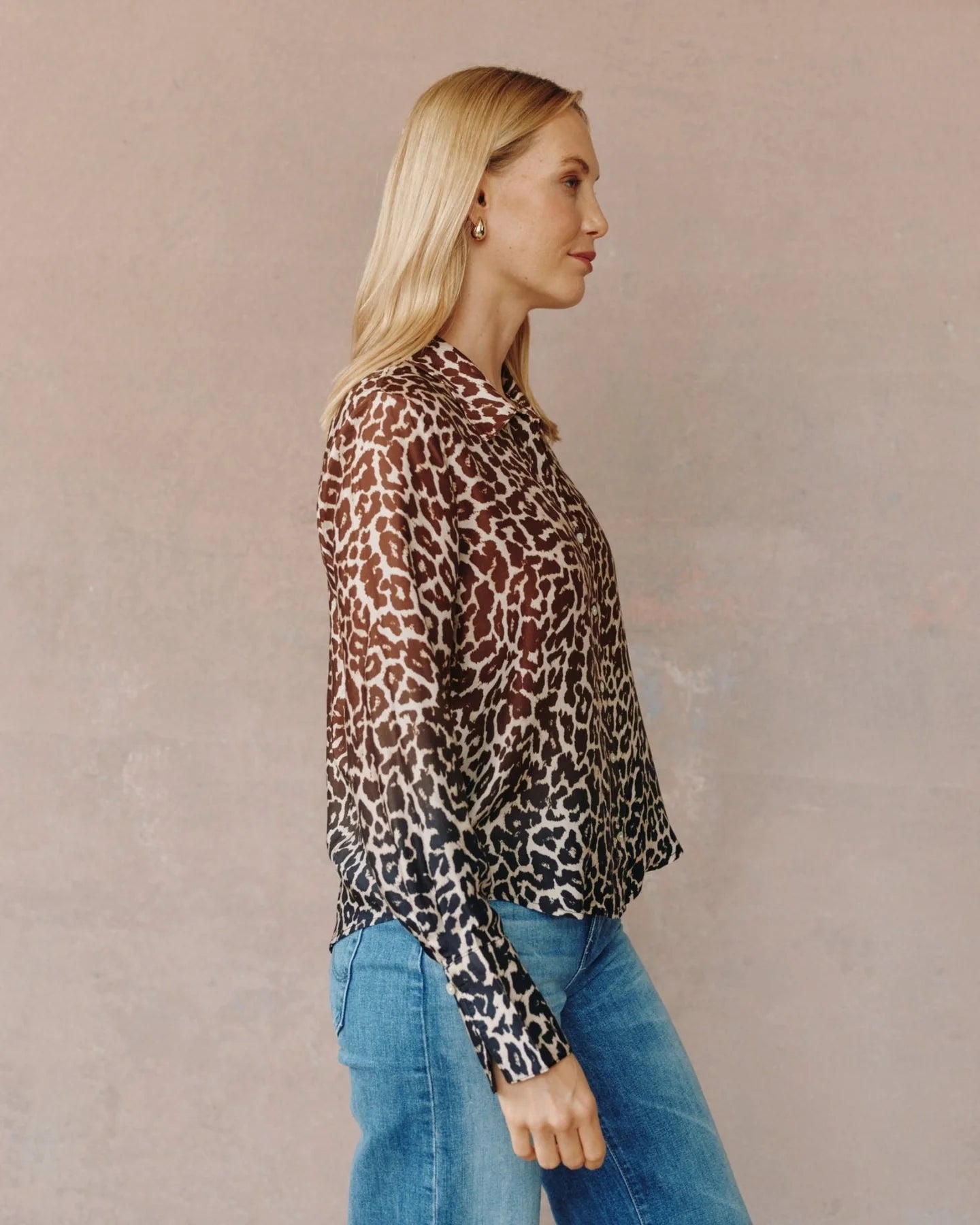 FLOWY WIDE COLLAR BUTTON DOWN