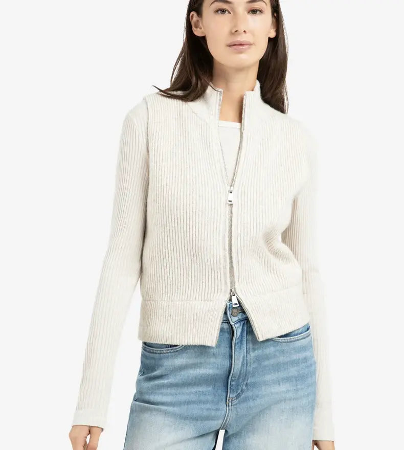 KNITTED SLEEVELESS ZIPPER CARDIGAN