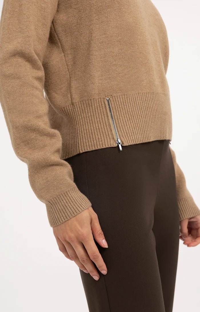 KNITTED SWEATER W SHOULDER DETAIL