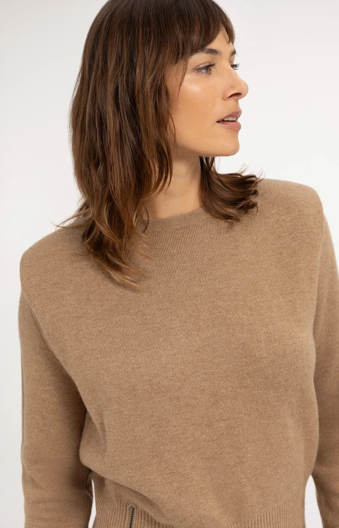 KNITTED SWEATER W SHOULDER DETAIL