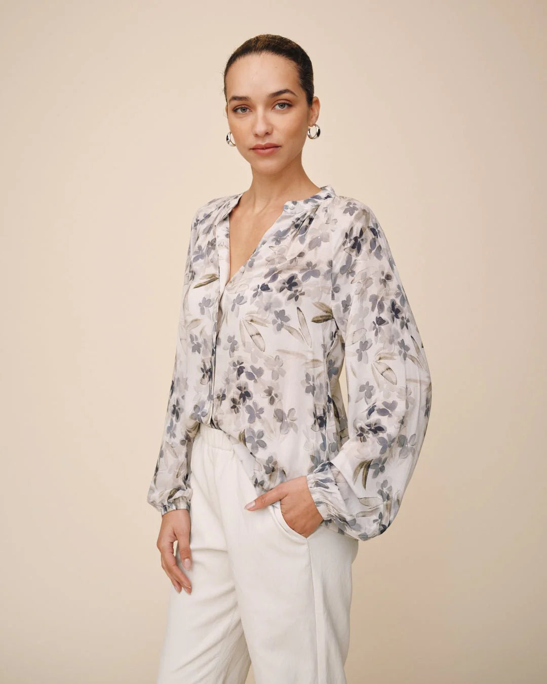 LONG SLEEVE SHIRRED RAGLAN SHIRT