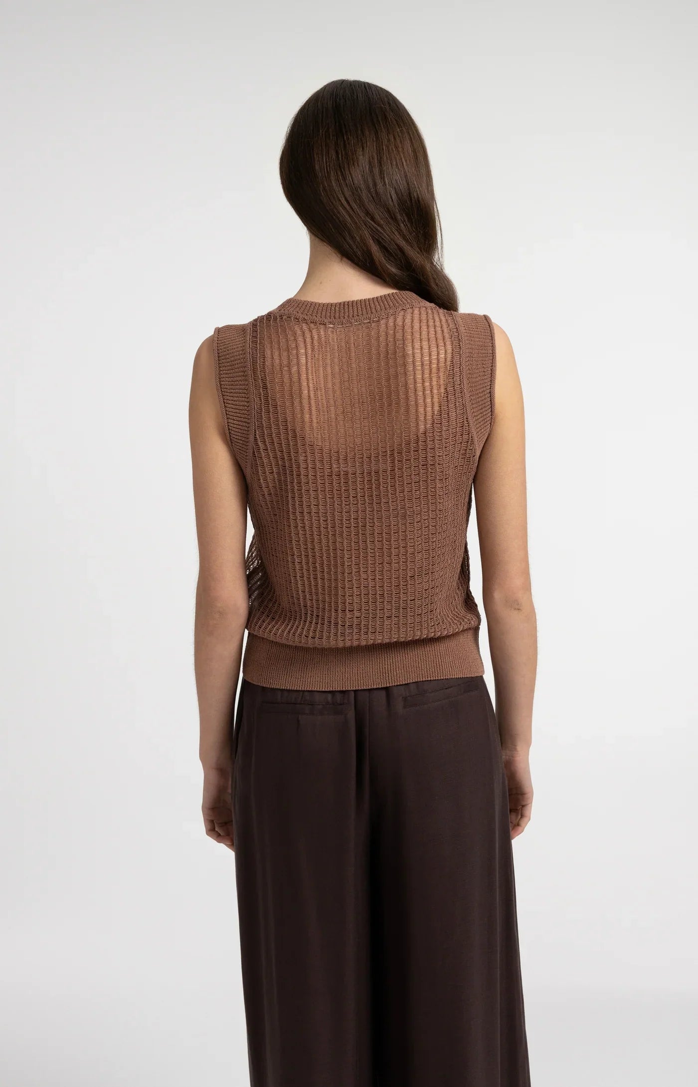 SLEEVELESS SWEATER IN OPEN TEXTURE