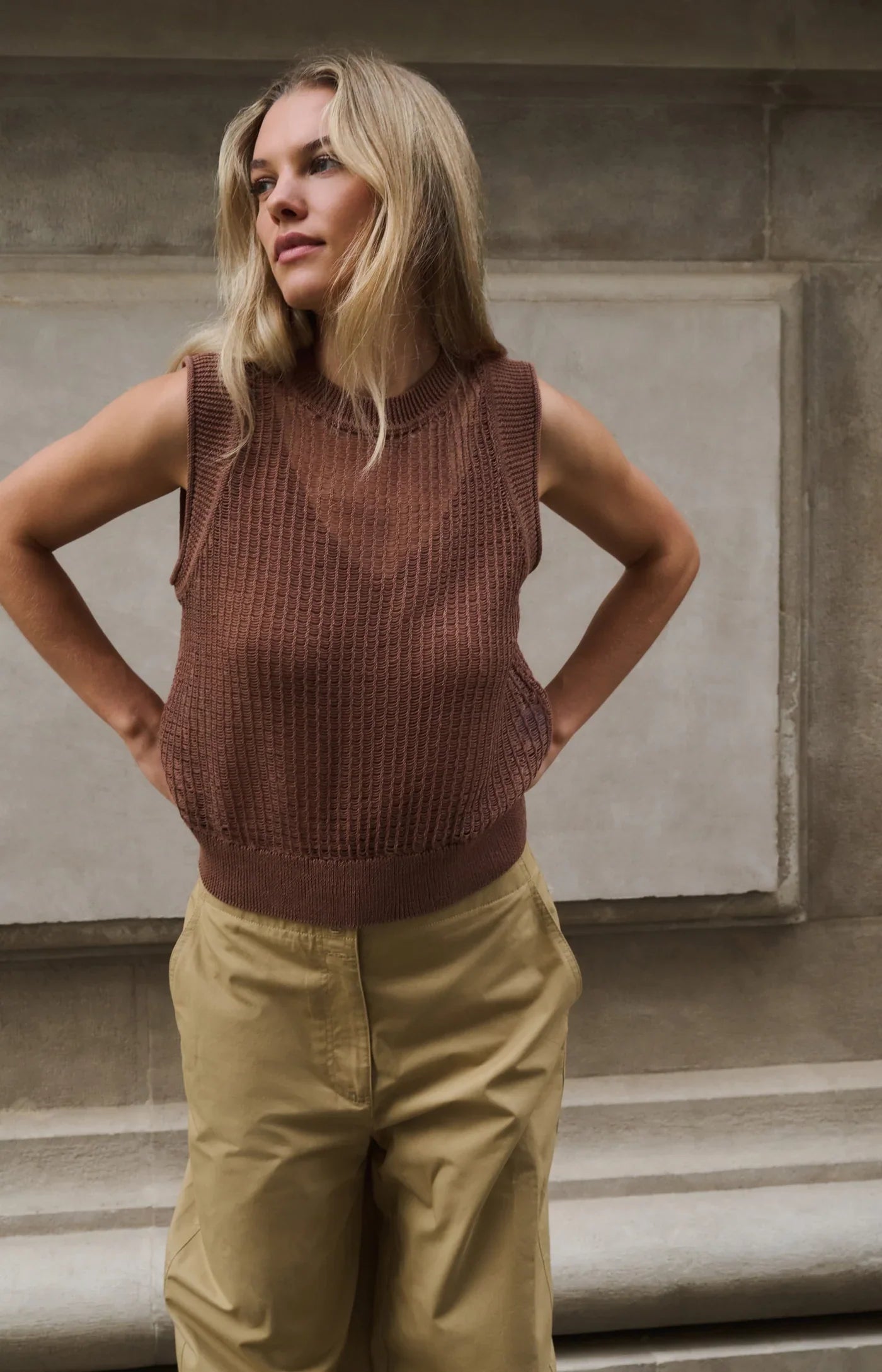 SLEEVELESS SWEATER IN OPEN TEXTURE