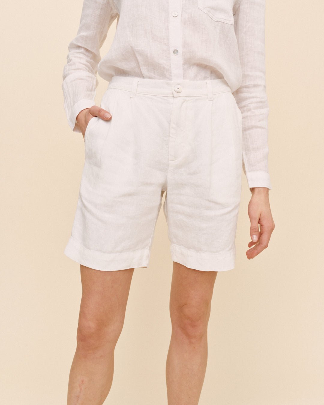 PLEATED BERMUDA