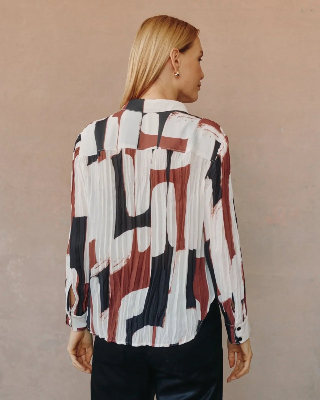 PLEATED BUTTON DOWN