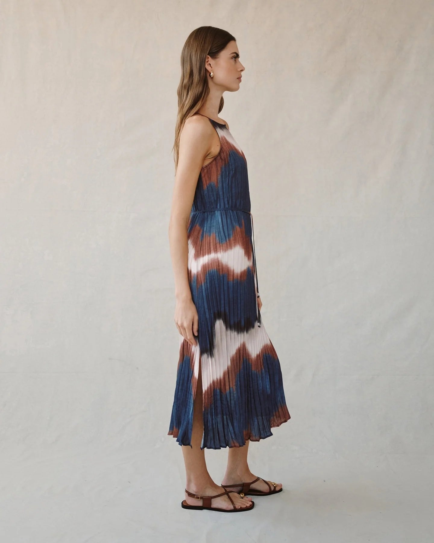 PLEATED MIDI DRESS WITH SIDE SLITS