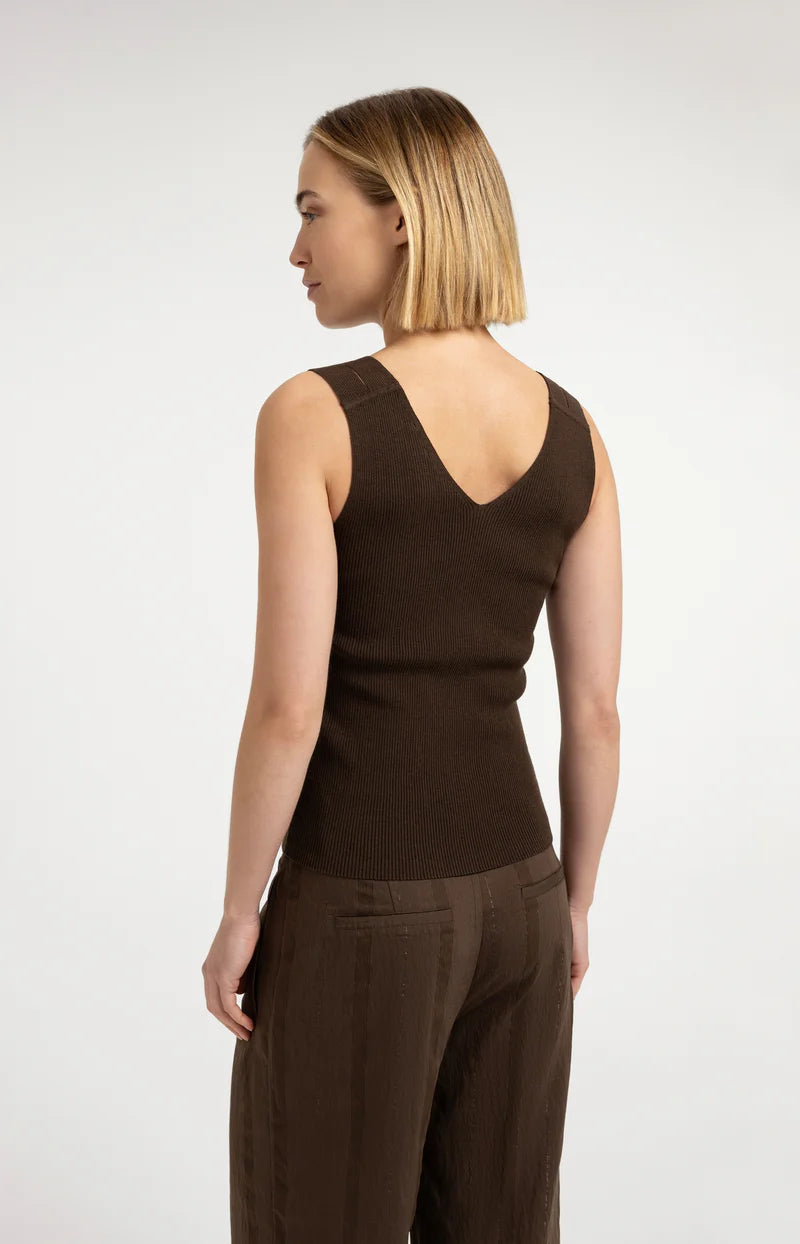 RIBBED TANK W SHOULDER SLIT DETAIL