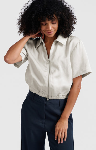 SATIN CROPPED SHORTSLEEVE JACKET WITH ZIPPER