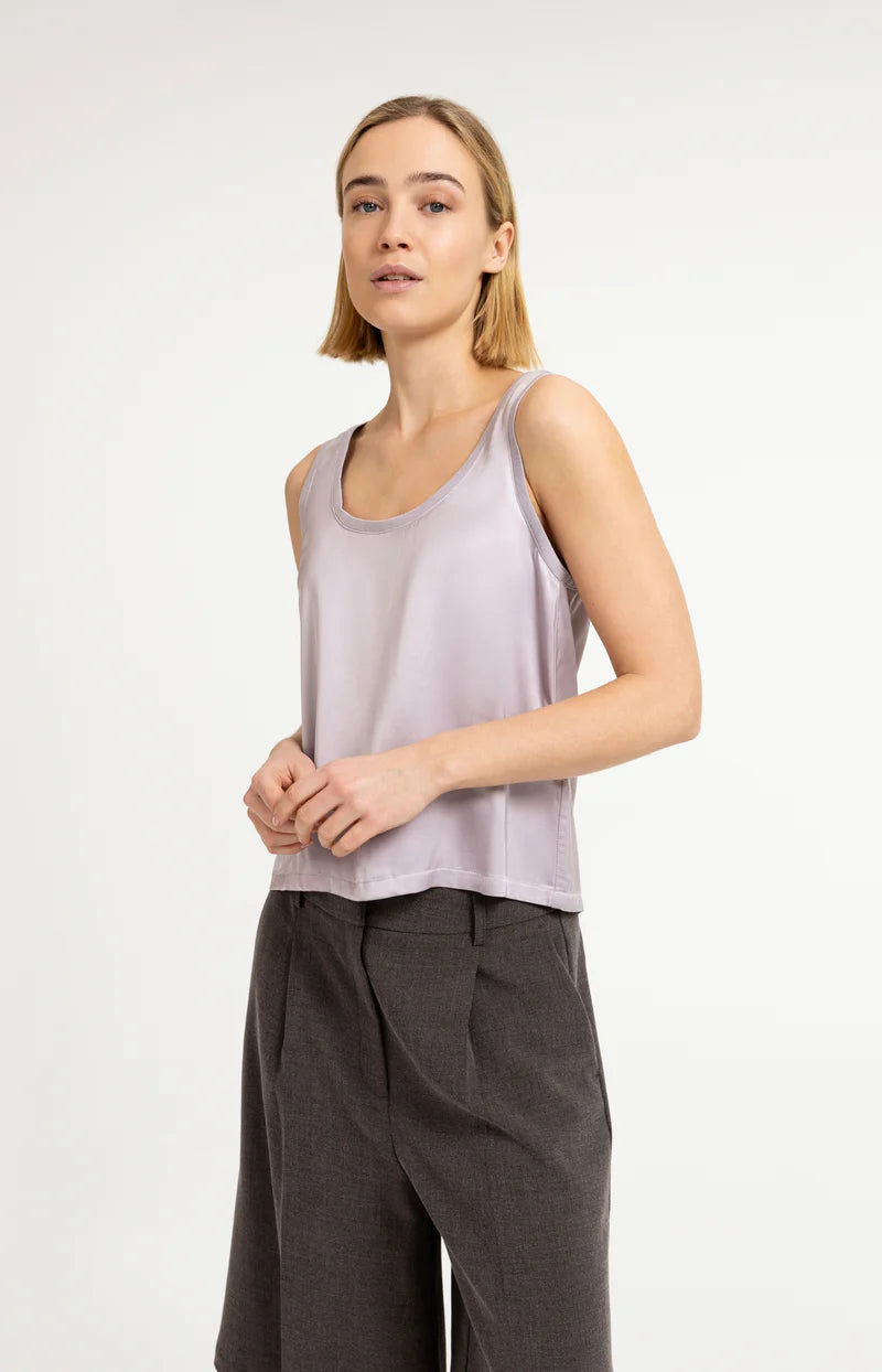 SATIN TOP W RIBBED NECKLINE