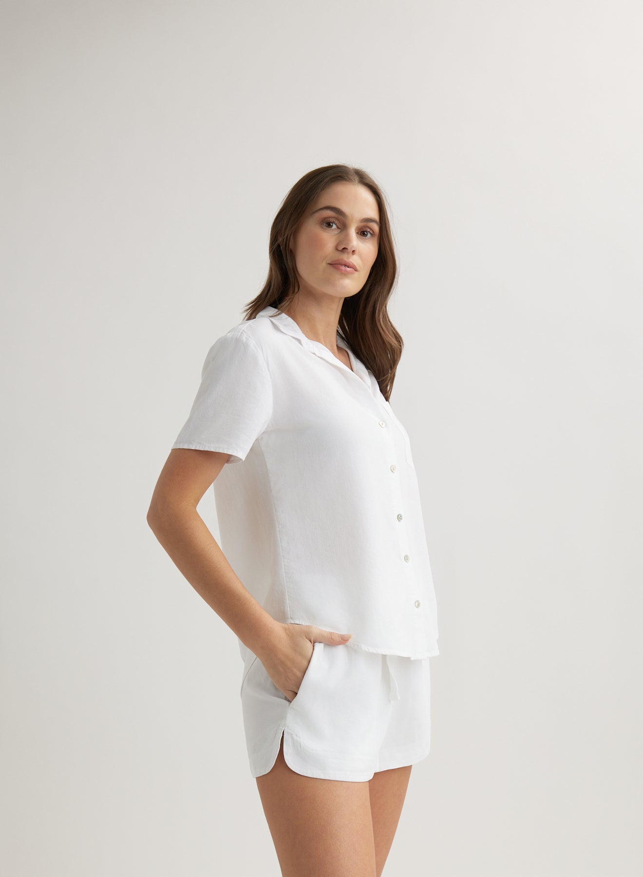 SHORT SLEEVE POCKET BUTTON DOWN