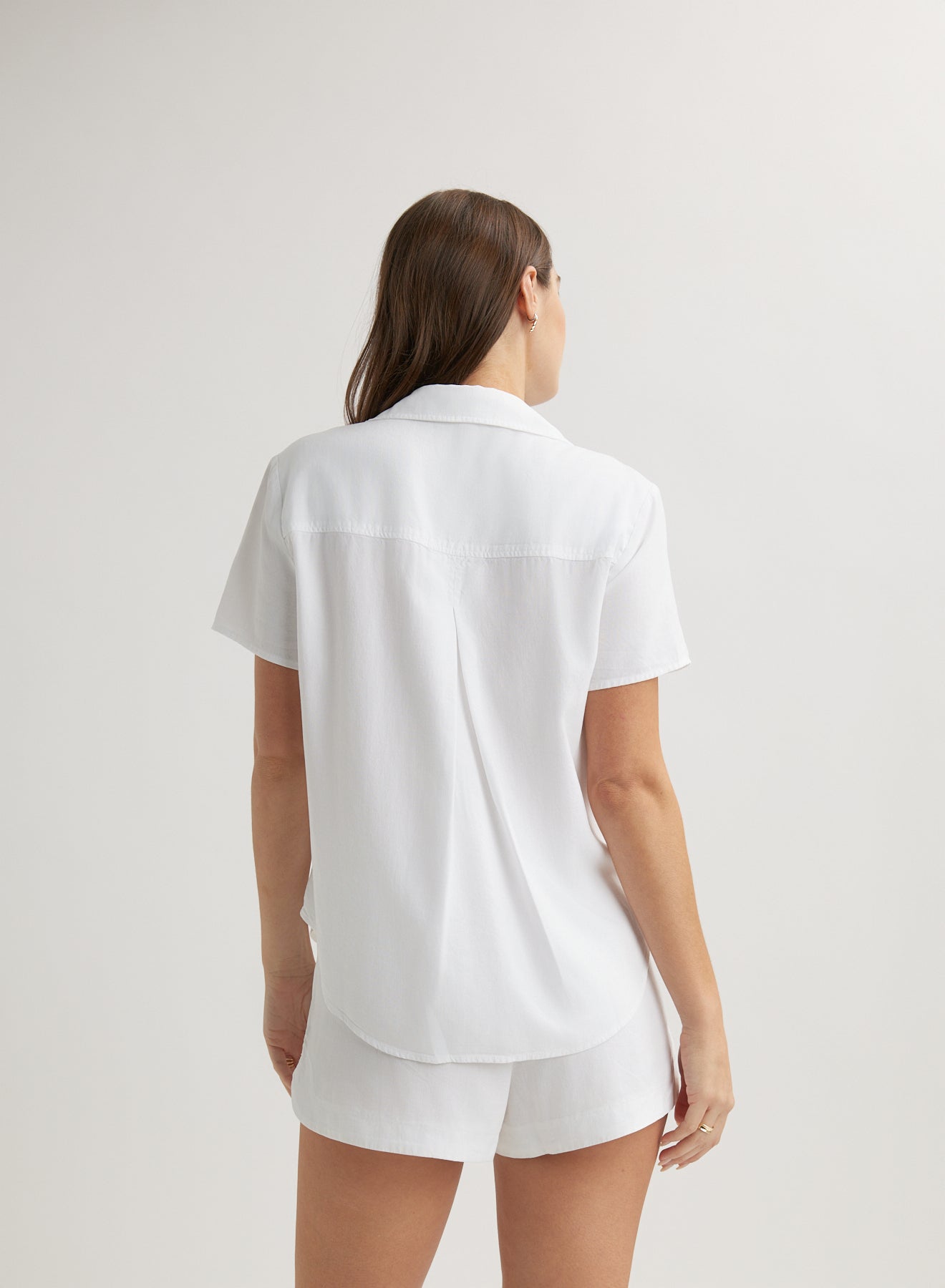 SHORT SLEEVE POCKET BUTTON DOWN