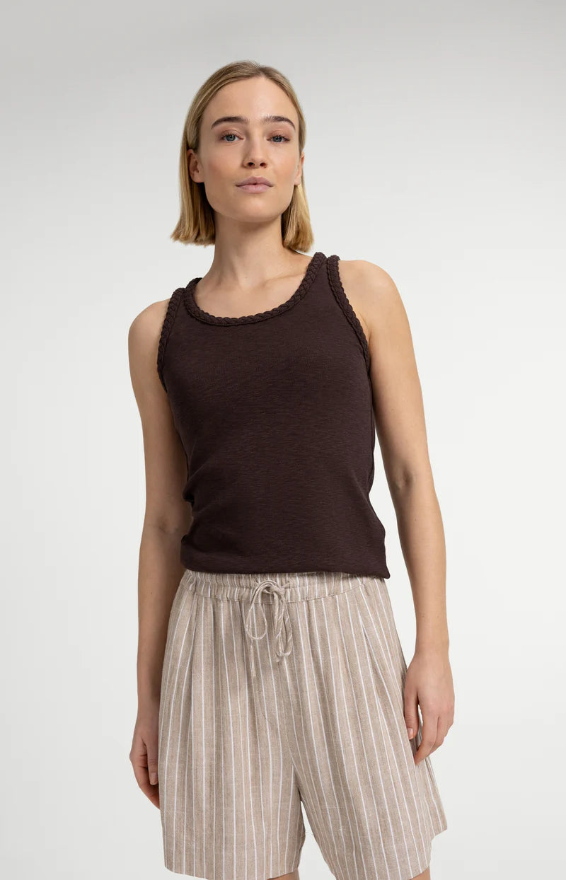 SINGLET W BRAIDED TRIM