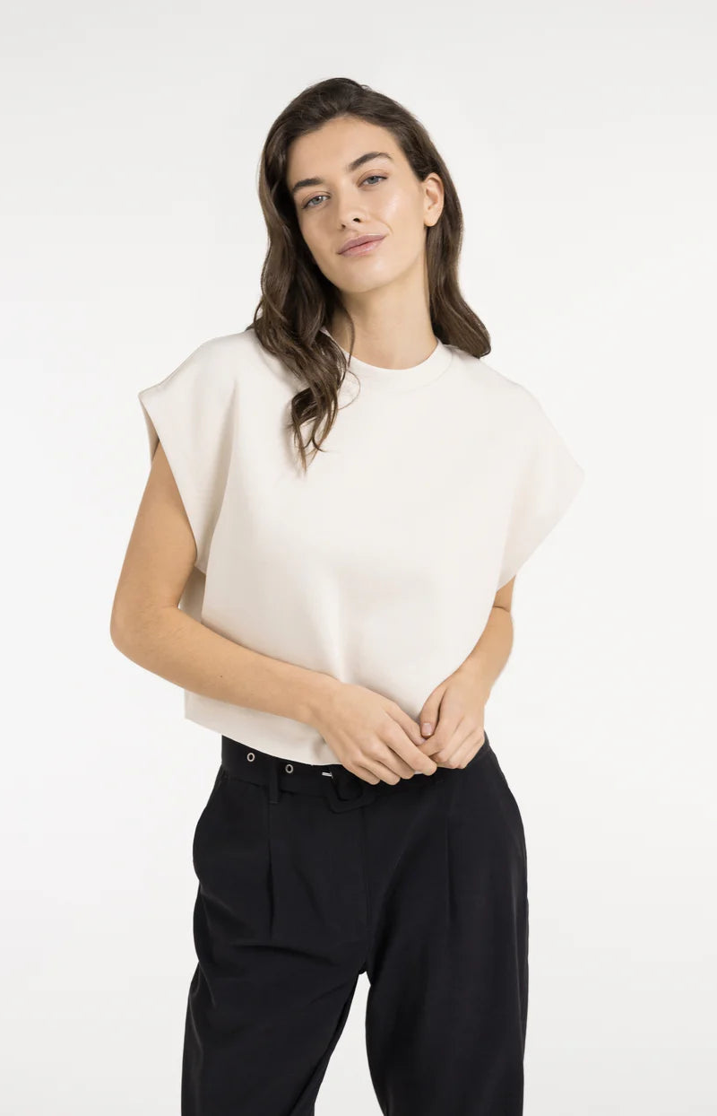 SLEEVELESS BOXY SWEATSHIRT