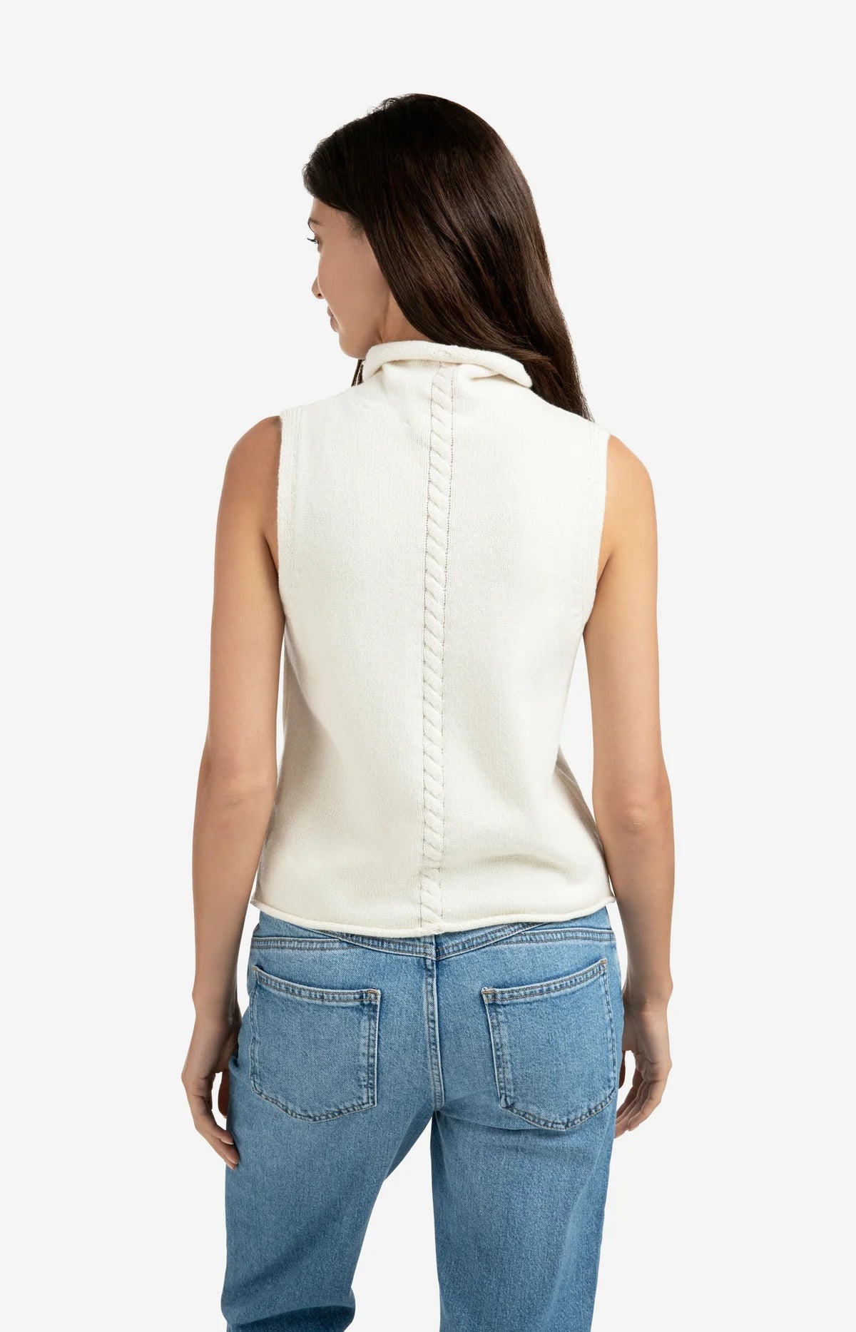 CABLE HIGH NECK SLEEVELESS SWEATER