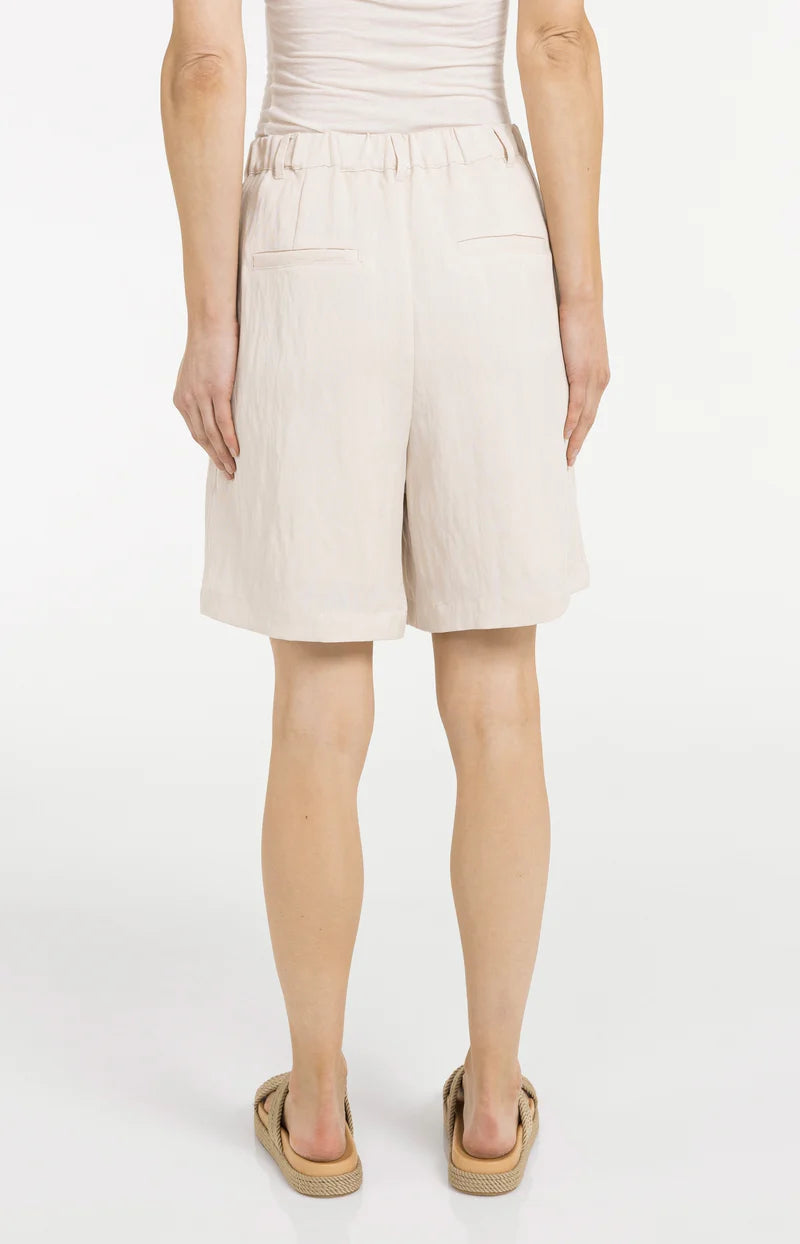 WOVEN LONGER LENGTH BERMUDA SHORT