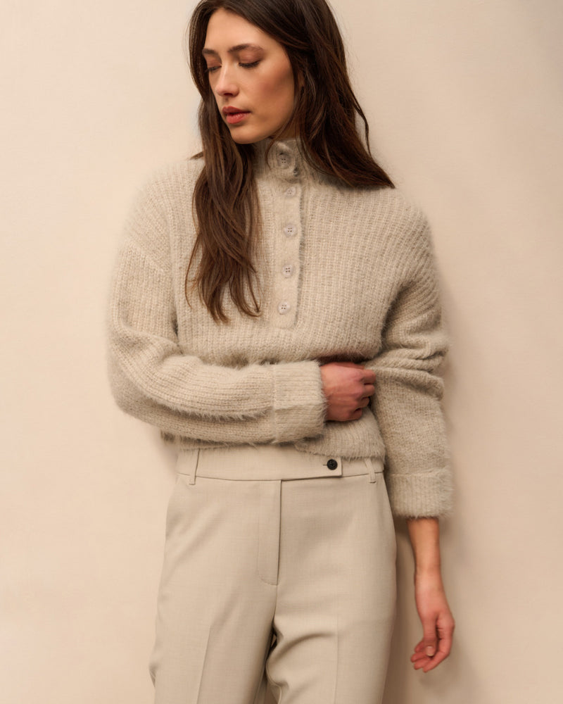 FURRY SWEATER W/ COLLAR