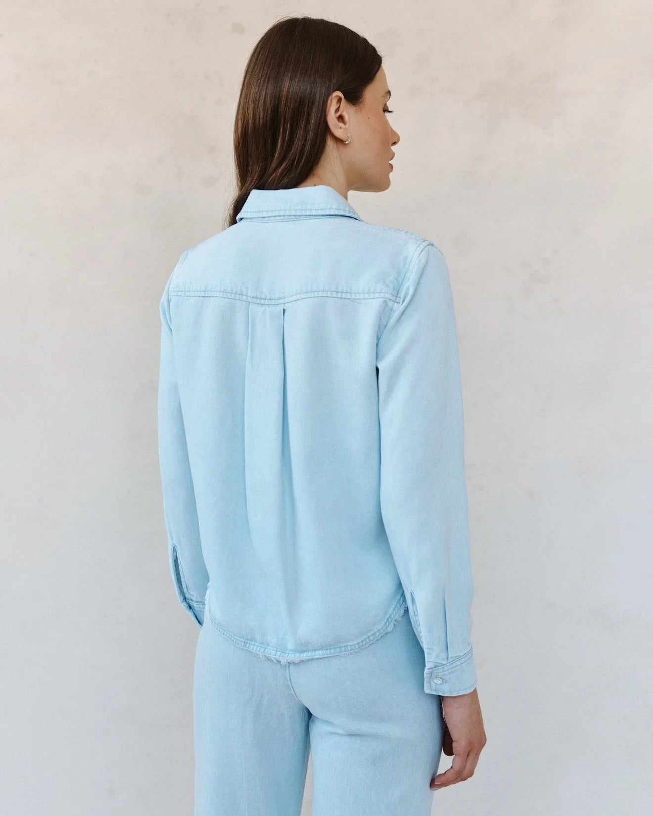 TWO POCKET FRAY HEM SHIRT