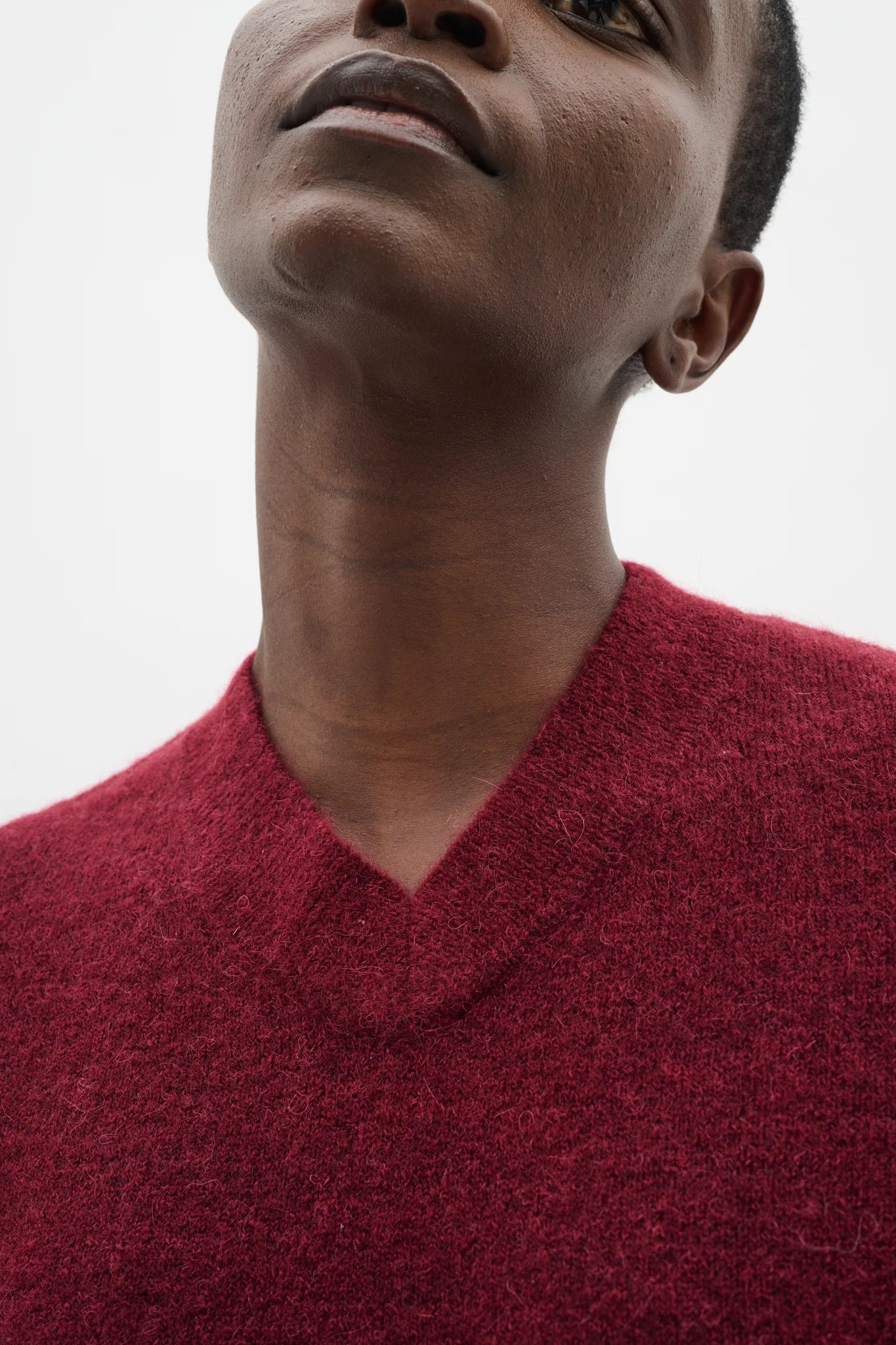 GUNI V NECK